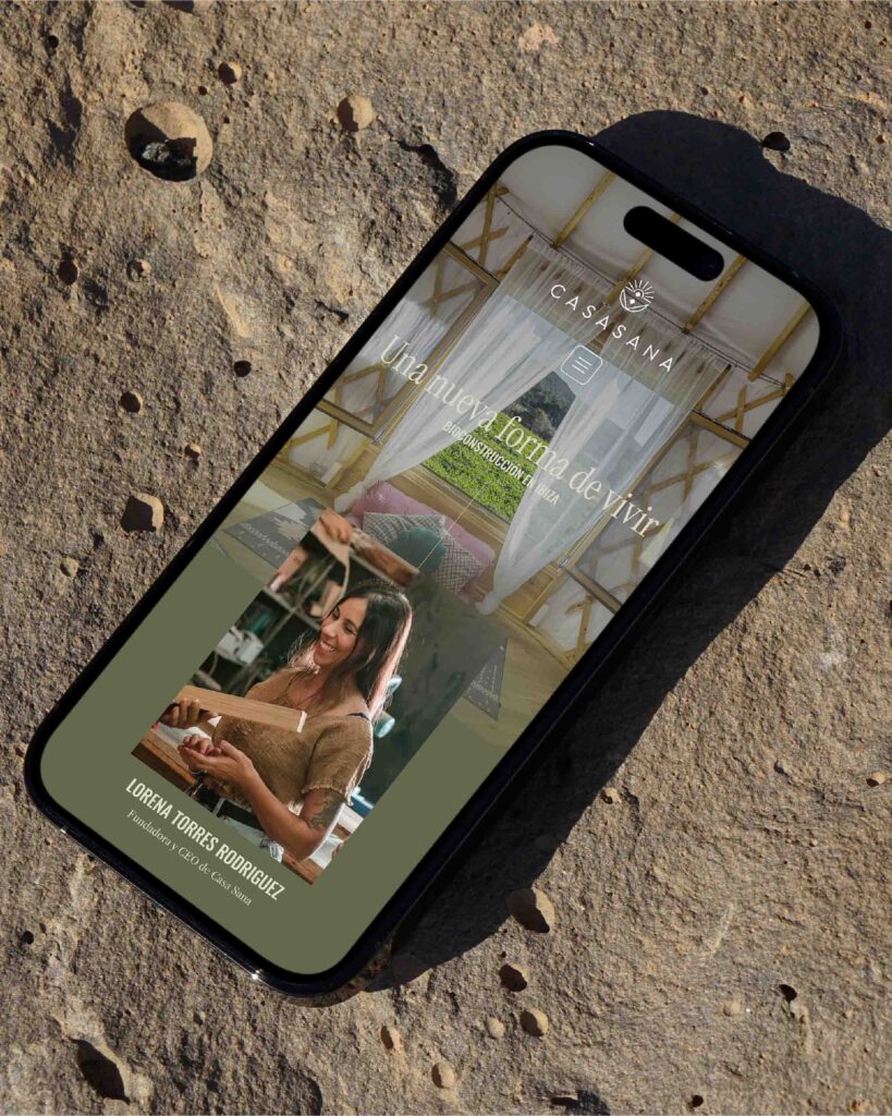 Teléfono móvil con sitio web de constructora 